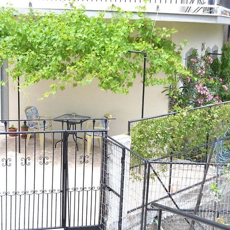 Lazatka Flat In Capital Chora Apartment Самотраки Екстериор снимка