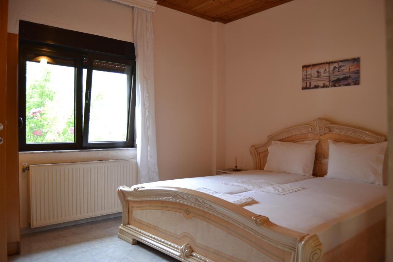 Lazatka Flat In Capital Chora Apartment Самотраки Екстериор снимка